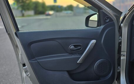 Renault Logan II, 2015 год, 950 000 рублей, 10 фотография