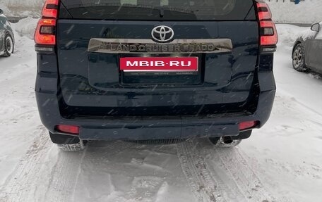 Toyota Land Cruiser Prado 150 рестайлинг 2, 2021 год, 7 500 000 рублей, 4 фотография