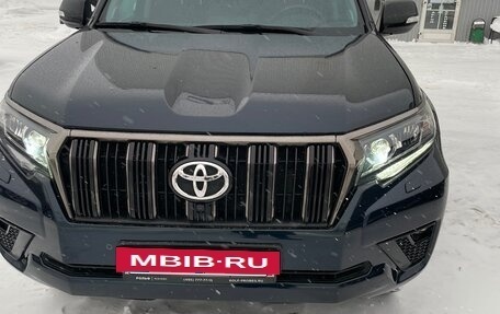 Toyota Land Cruiser Prado 150 рестайлинг 2, 2021 год, 7 500 000 рублей, 6 фотография