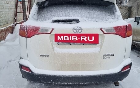 Toyota RAV4, 2015 год, 1 950 000 рублей, 2 фотография