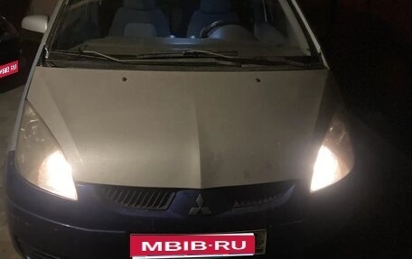 Mitsubishi Colt VI рестайлинг, 2004 год, 285 000 рублей, 1 фотография