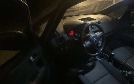 Mitsubishi Colt VI рестайлинг, 2004 год, 285 000 рублей, 7 фотография