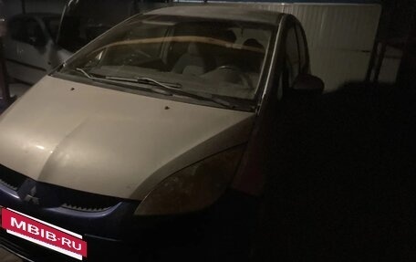 Mitsubishi Colt VI рестайлинг, 2004 год, 285 000 рублей, 3 фотография