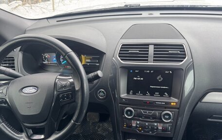 Ford Explorer VI, 2018 год, 2 900 000 рублей, 15 фотография