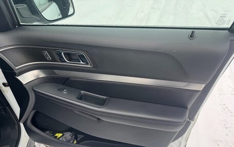 Ford Explorer VI, 2018 год, 2 900 000 рублей, 17 фотография