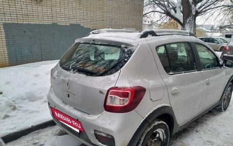 Renault Sandero II рестайлинг, 2017 год, 850 000 рублей, 2 фотография