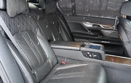 BMW 7 серия, 2015 год, 3 295 000 рублей, 17 фотография