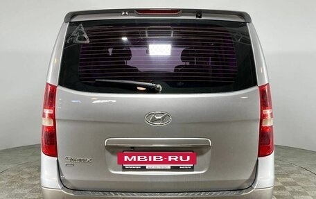 Hyundai Grand Starex Grand Starex I рестайлинг 2, 2012 год, 1 583 000 рублей, 6 фотография