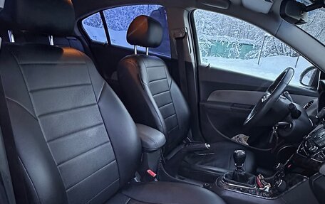 Chevrolet Cruze II, 2010 год, 450 000 рублей, 7 фотография