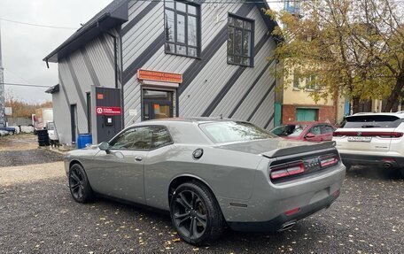 Dodge Challenger III рестайлинг 2, 2019 год, 3 700 000 рублей, 6 фотография