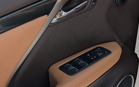 Lexus RX IV рестайлинг, 2017 год, 5 000 000 рублей, 10 фотография