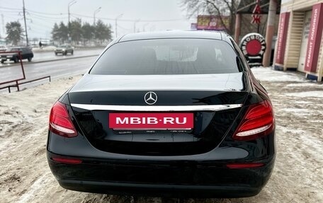 Mercedes-Benz E-Класс, 2020 год, 2 500 000 рублей, 2 фотография