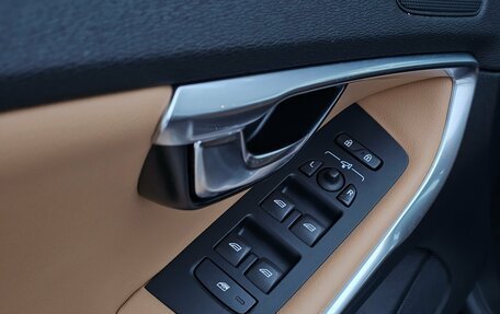 Volvo V40 Cross Country I, 2019 год, 2 200 000 рублей, 14 фотография