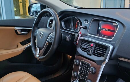 Volvo V40 Cross Country I, 2019 год, 2 200 000 рублей, 23 фотография