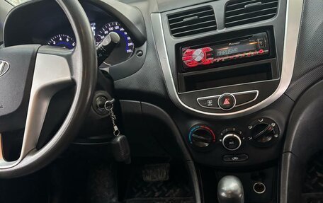 Hyundai Solaris II рестайлинг, 2013 год, 715 000 рублей, 10 фотография