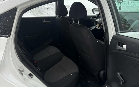 Hyundai Solaris II рестайлинг, 2013 год, 715 000 рублей, 9 фотография