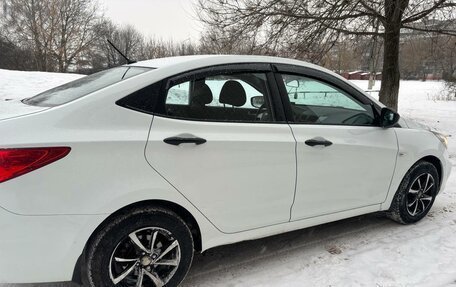 Hyundai Solaris II рестайлинг, 2013 год, 715 000 рублей, 12 фотография