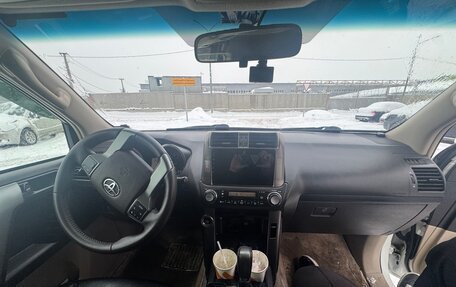 Toyota Land Cruiser Prado 150 рестайлинг 2, 2010 год, 2 020 000 рублей, 15 фотография