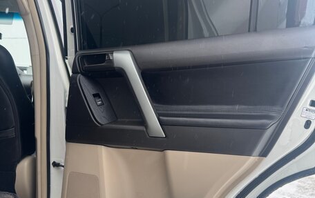 Toyota Land Cruiser Prado 150 рестайлинг 2, 2010 год, 2 020 000 рублей, 17 фотография