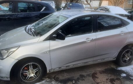 Hyundai Solaris II рестайлинг, 2014 год, 390 000 рублей, 4 фотография