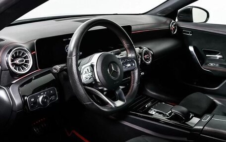 Mercedes-Benz CLA, 2019 год, 2 450 000 рублей, 4 фотография