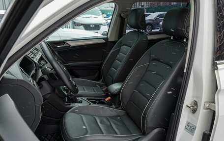 Volkswagen Tiguan II, 2020 год, 3 798 000 рублей, 10 фотография