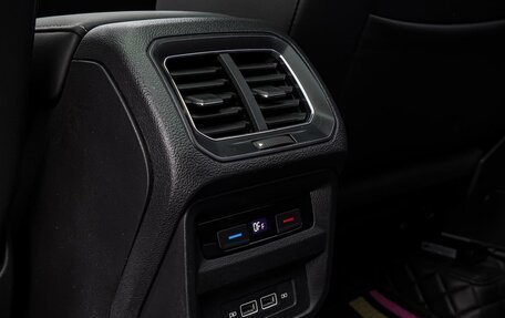 Volkswagen Tiguan II, 2020 год, 3 798 000 рублей, 21 фотография