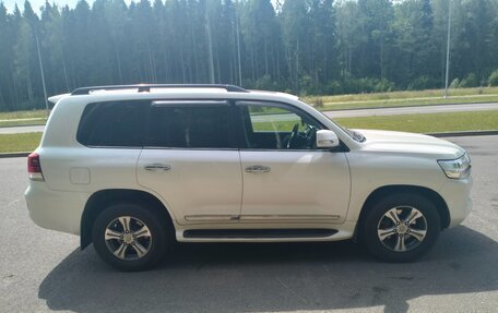 Toyota Land Cruiser 200, 2018 год, 7 000 000 рублей, 2 фотография