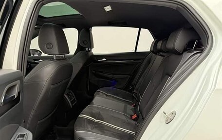 Volkswagen Golf VIII, 2022 год, 1 820 000 рублей, 8 фотография