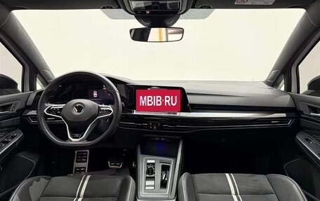 Volkswagen Golf VIII, 2022 год, 1 820 000 рублей, 7 фотография