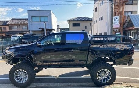 Toyota Hilux VIII, 2023 год, 7 500 000 рублей, 4 фотография