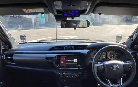 Toyota Hilux VIII, 2023 год, 7 500 000 рублей, 12 фотография