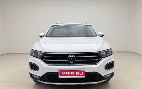 Volkswagen T-Roc I, 2022 год, 1 800 000 рублей, 1 фотография