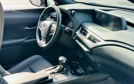 Lexus UX I, 2020 год, 2 690 000 рублей, 6 фотография