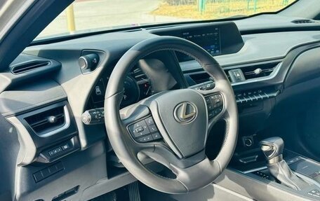 Lexus UX I, 2020 год, 2 690 000 рублей, 7 фотография