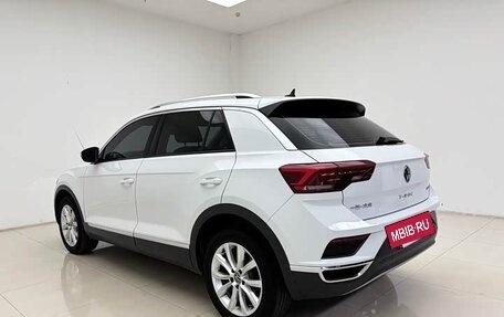 Volkswagen T-Roc I, 2022 год, 1 800 000 рублей, 5 фотография