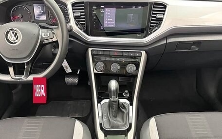 Volkswagen T-Roc I, 2022 год, 1 800 000 рублей, 11 фотография