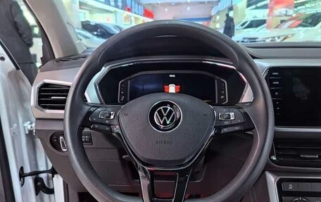 Volkswagen T-Cross I, 2021 год, 1 600 000 рублей, 21 фотография
