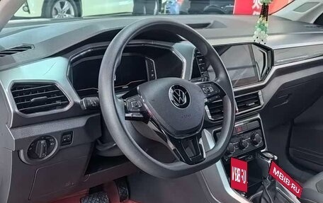 Volkswagen T-Cross I, 2021 год, 1 600 000 рублей, 13 фотография