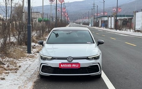 Volkswagen Golf VIII, 2022 год, 1 945 000 рублей, 2 фотография