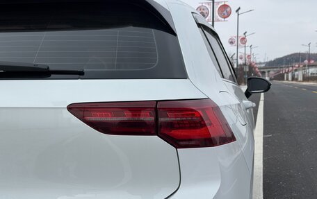 Volkswagen Golf VIII, 2022 год, 1 945 000 рублей, 8 фотография