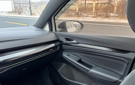 Volkswagen Golf VIII, 2022 год, 1 945 000 рублей, 27 фотография