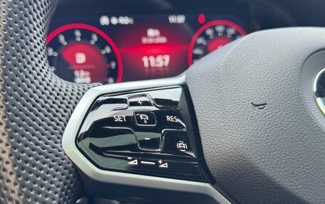 Volkswagen Golf VIII, 2022 год, 1 945 000 рублей, 30 фотография