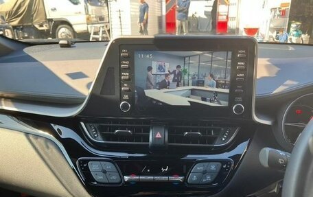 Toyota C-HR I рестайлинг, 2023 год, 1 750 000 рублей, 14 фотография