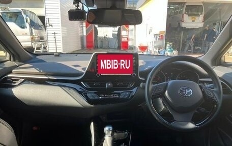 Toyota C-HR I рестайлинг, 2023 год, 1 750 000 рублей, 9 фотография