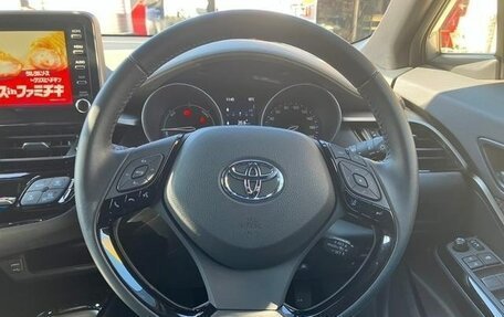 Toyota C-HR I рестайлинг, 2023 год, 1 750 000 рублей, 19 фотография