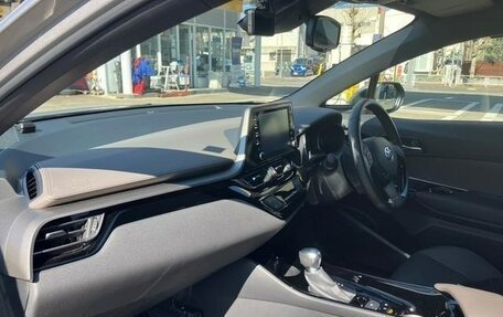 Toyota C-HR I рестайлинг, 2023 год, 1 750 000 рублей, 17 фотография