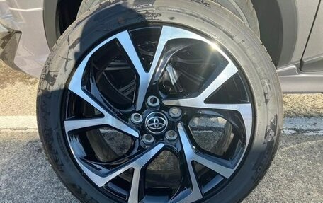 Toyota C-HR I рестайлинг, 2023 год, 1 750 000 рублей, 18 фотография