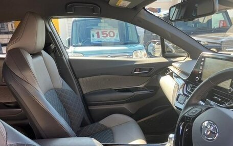 Toyota C-HR I рестайлинг, 2023 год, 1 750 000 рублей, 16 фотография