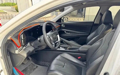 Hyundai Elantra, 2023 год, 1 300 060 рублей, 8 фотография